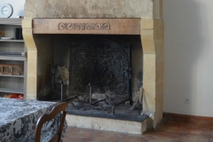 chateau-la-ferrade-latresne-bordeaux-locations-vue-sud-cheminee-cuisine-1